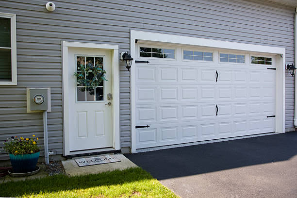24/7 Emergency Garage Door Panel Replacement experts in Marion County County, MO
